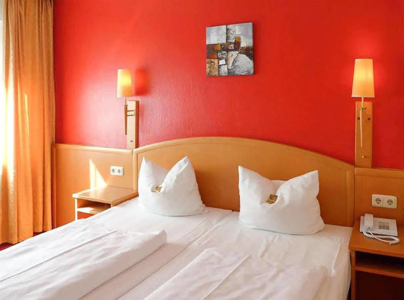 Bristol Hotel 3*