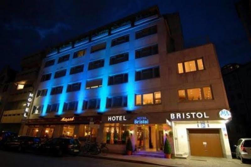 Bristol Hotel 3*